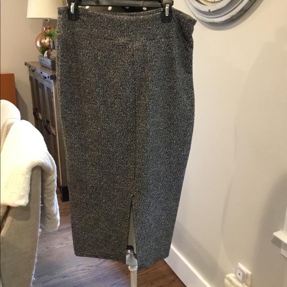 Long skirt - Picture 2 of 2